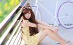 你看你的水喷得到处都是若若